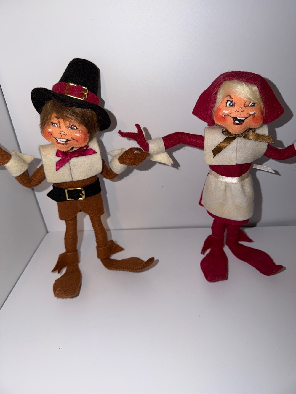 Annalee Thanksgiving Pilgrim Elf Decor Man & Woman Vintage 2008